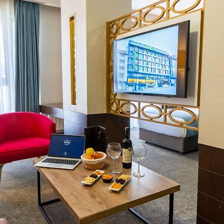 Hotel Ibis Styles Istanbul Bomonti Exterior foto