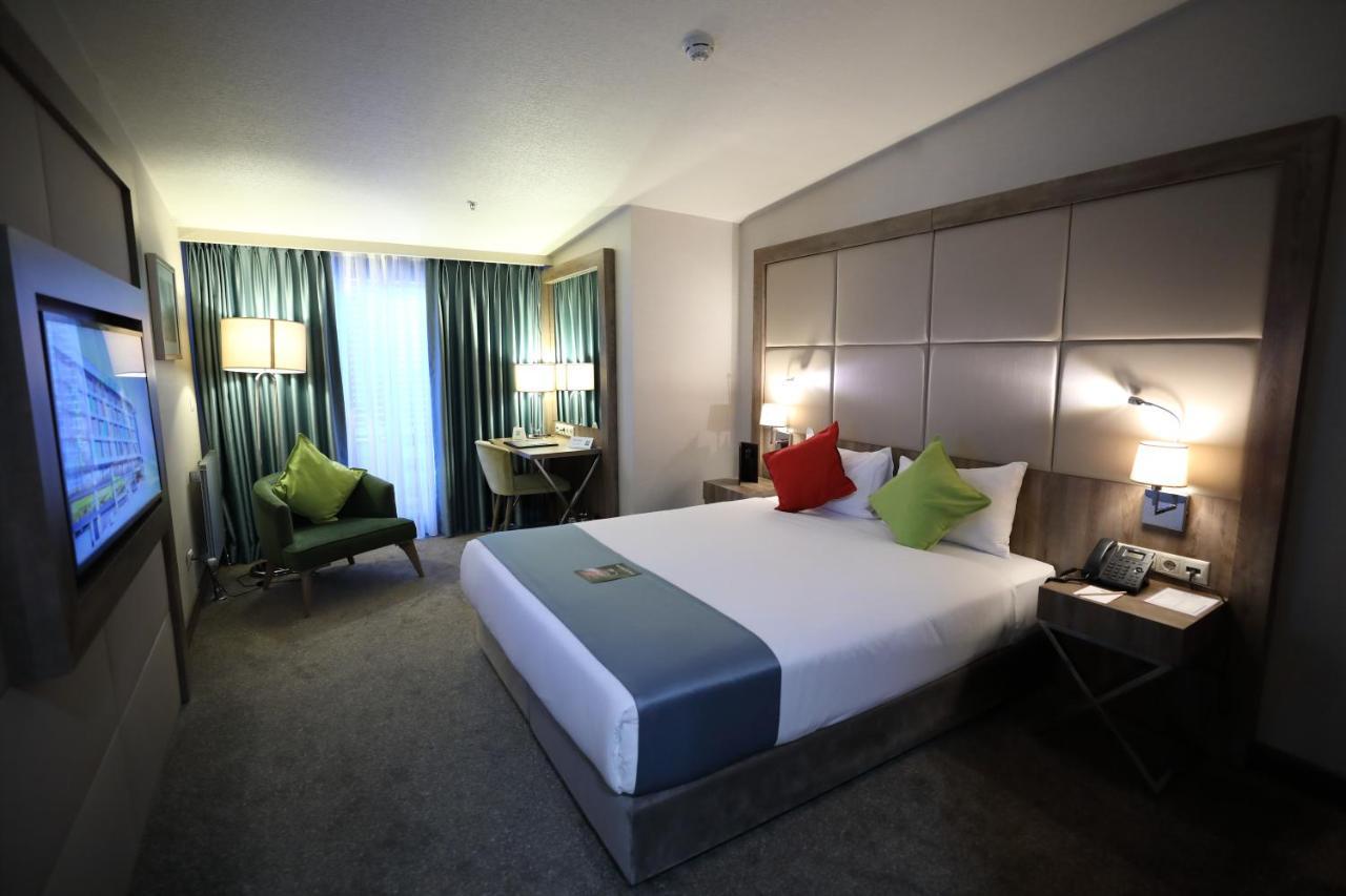 Hotel Ibis Styles Istanbul Bomonti Exterior foto