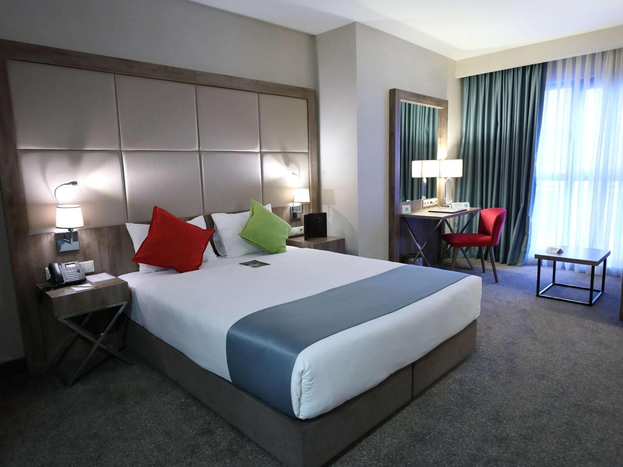 Hotel Ibis Styles Istanbul Bomonti Exterior foto