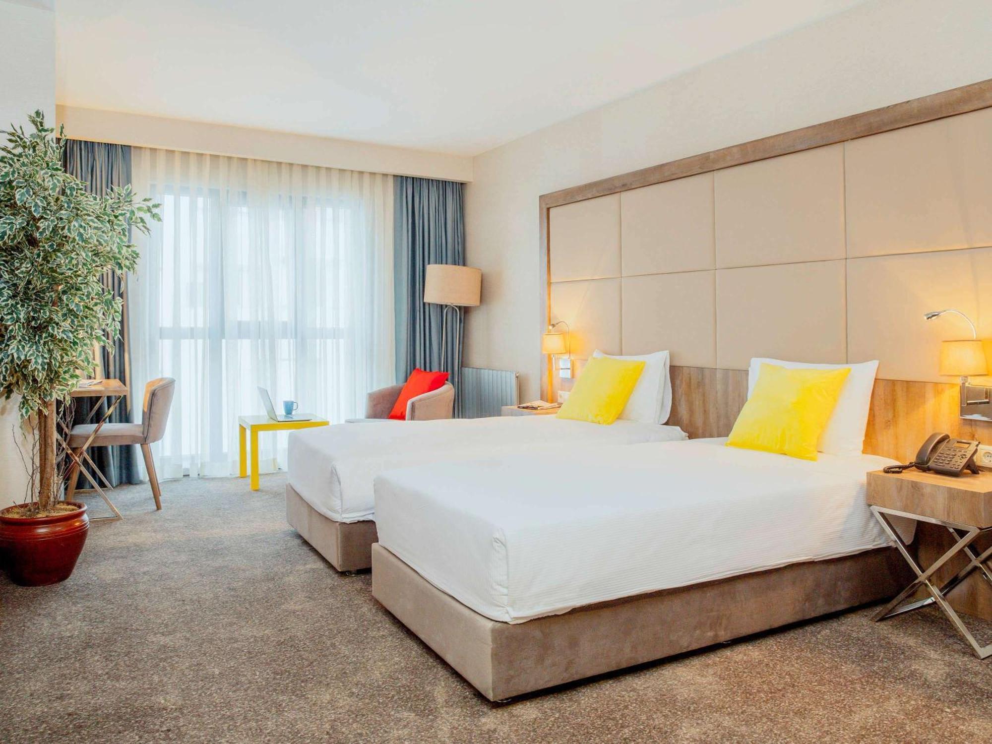 Hotel Ibis Styles Istanbul Bomonti Exterior foto