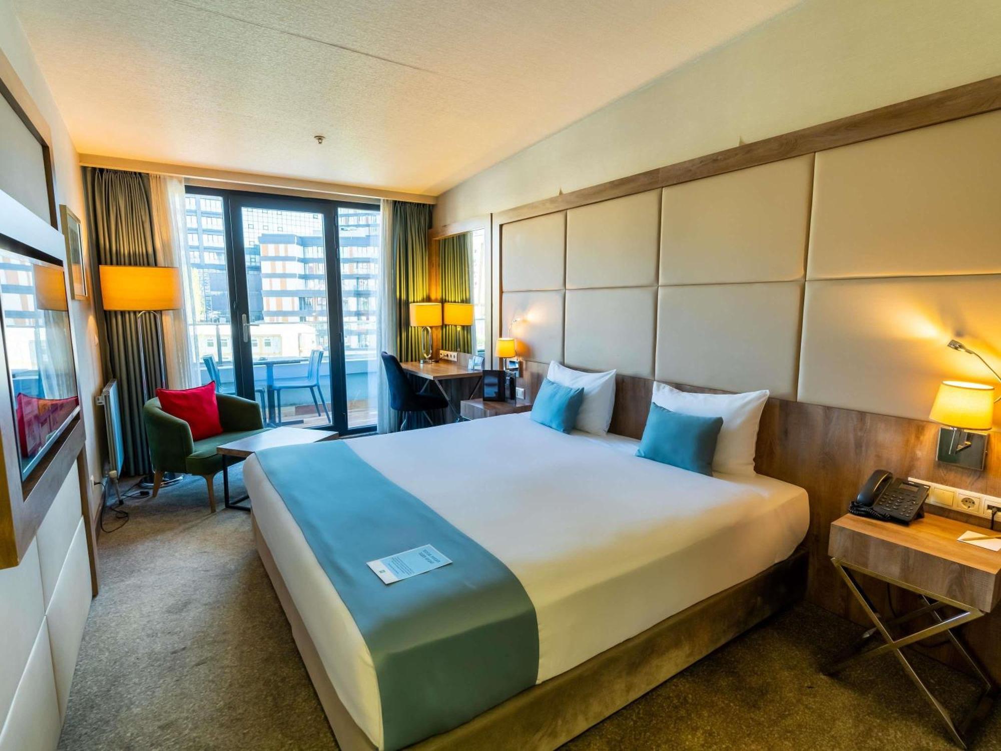 Hotel Ibis Styles Istanbul Bomonti Exterior foto