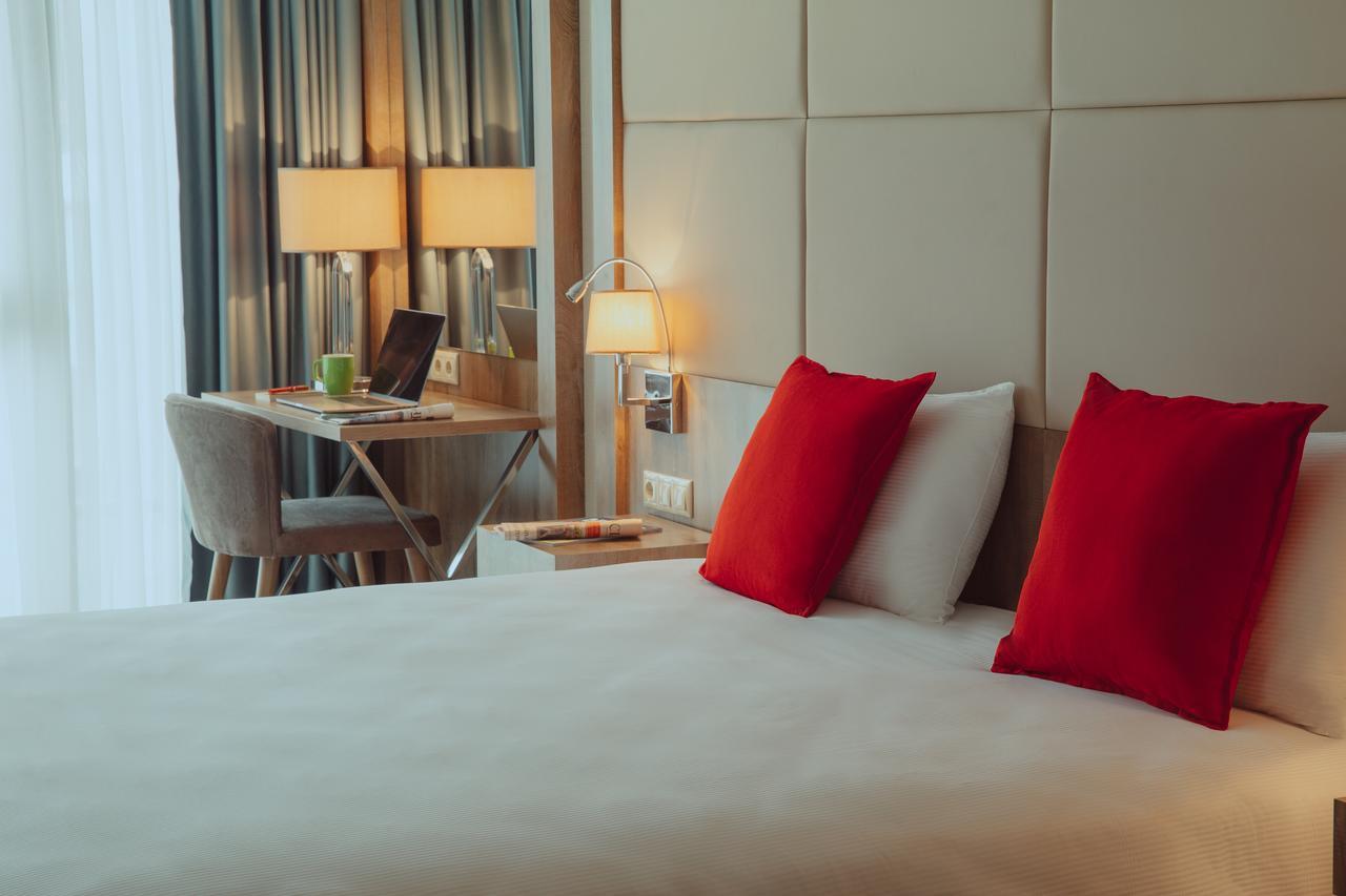 Hotel Ibis Styles Istanbul Bomonti Exterior foto