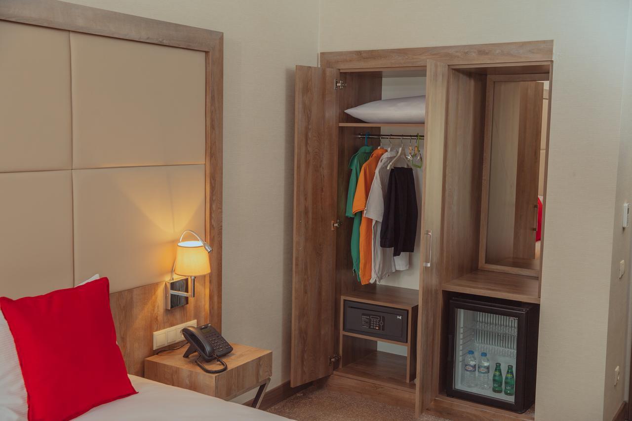 Hotel Ibis Styles Istanbul Bomonti Exterior foto
