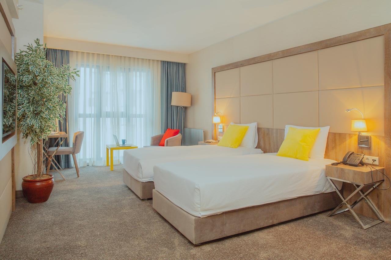 Hotel Ibis Styles Istanbul Bomonti Exterior foto