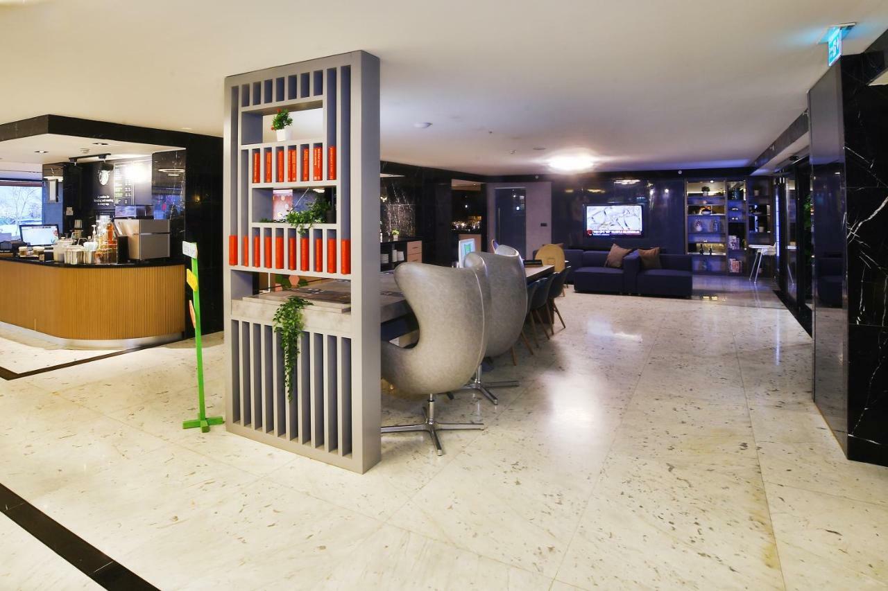 Hotel Ibis Styles Istanbul Bomonti Exterior foto