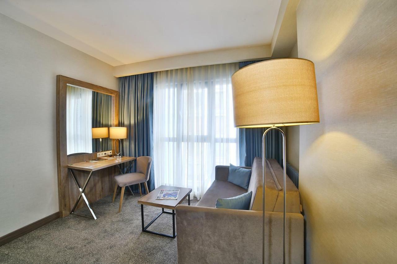 Hotel Ibis Styles Istanbul Bomonti Exterior foto