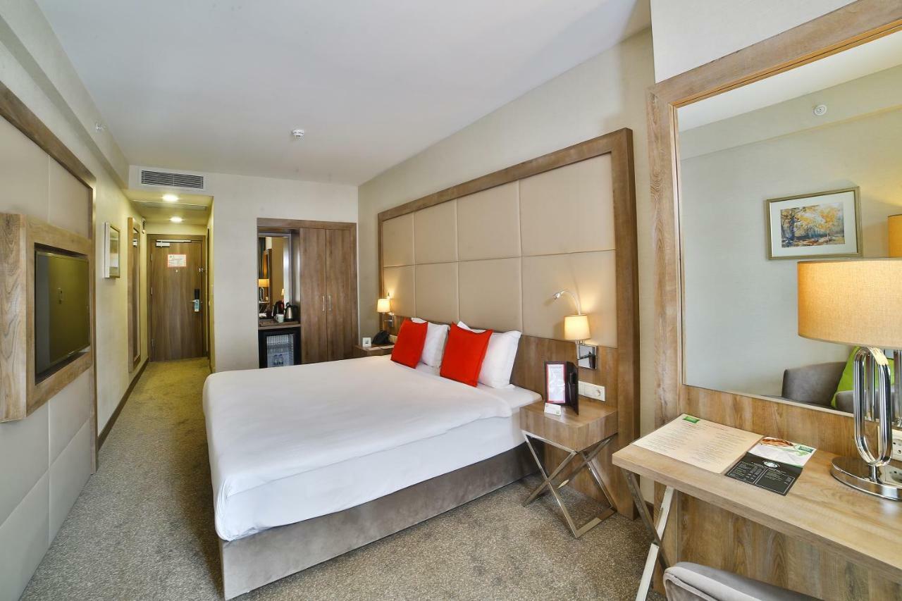 Hotel Ibis Styles Istanbul Bomonti Exterior foto